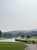 ȸ���� ���ڽ��� ġ���Ծ��. 
������ ����