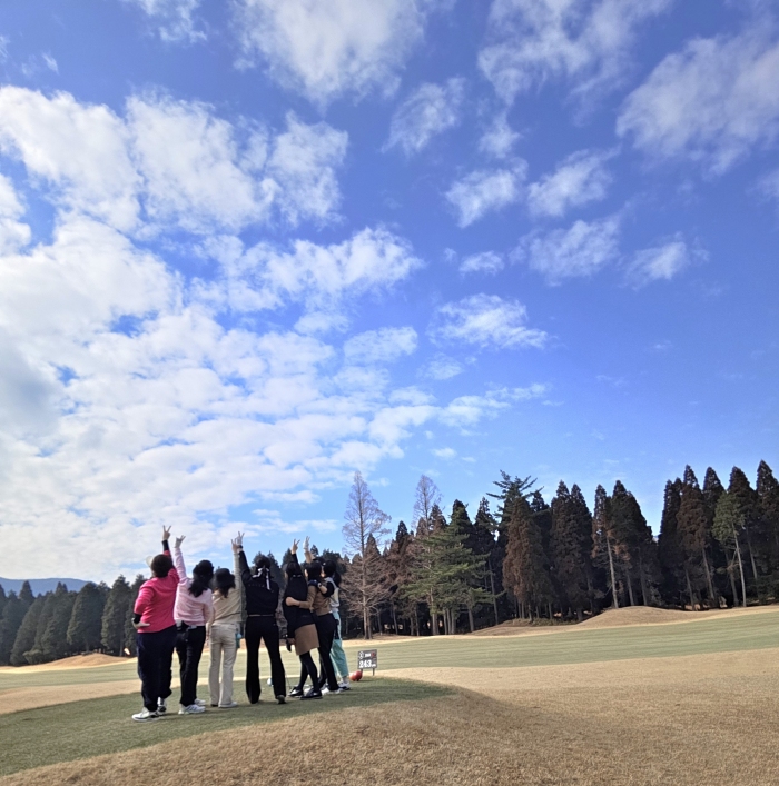 친절한 직원분들 응대부터<BR>
식사<BR>
코스<BR>
특히<BR>
온천!!!<BR>
<BR>
일곱명 모두가 대만족이었어용<BR>
<BR>
숙소안  욕실만 쪼끔 깔끔하게 업그레이드되면<BR>
진짜 좋을듯해용^^