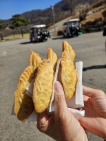 ���ĵ� ���ְ� �ڽ��� ��հ� �� �ٳ�Ծ��.